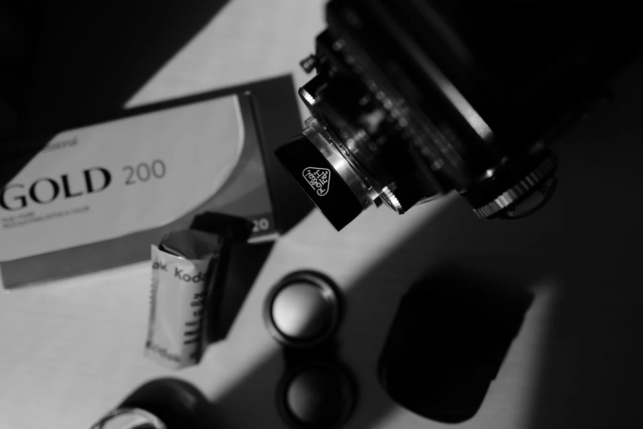 Rolleiflexのレンズフードを購入してみた｜Yuta「写真と過ごす日々」