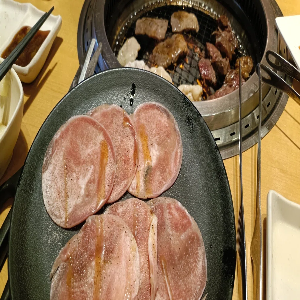 卒園祝【焼肉きんぐ】「物語コーポレーション」の凄みを企業分析。卒園