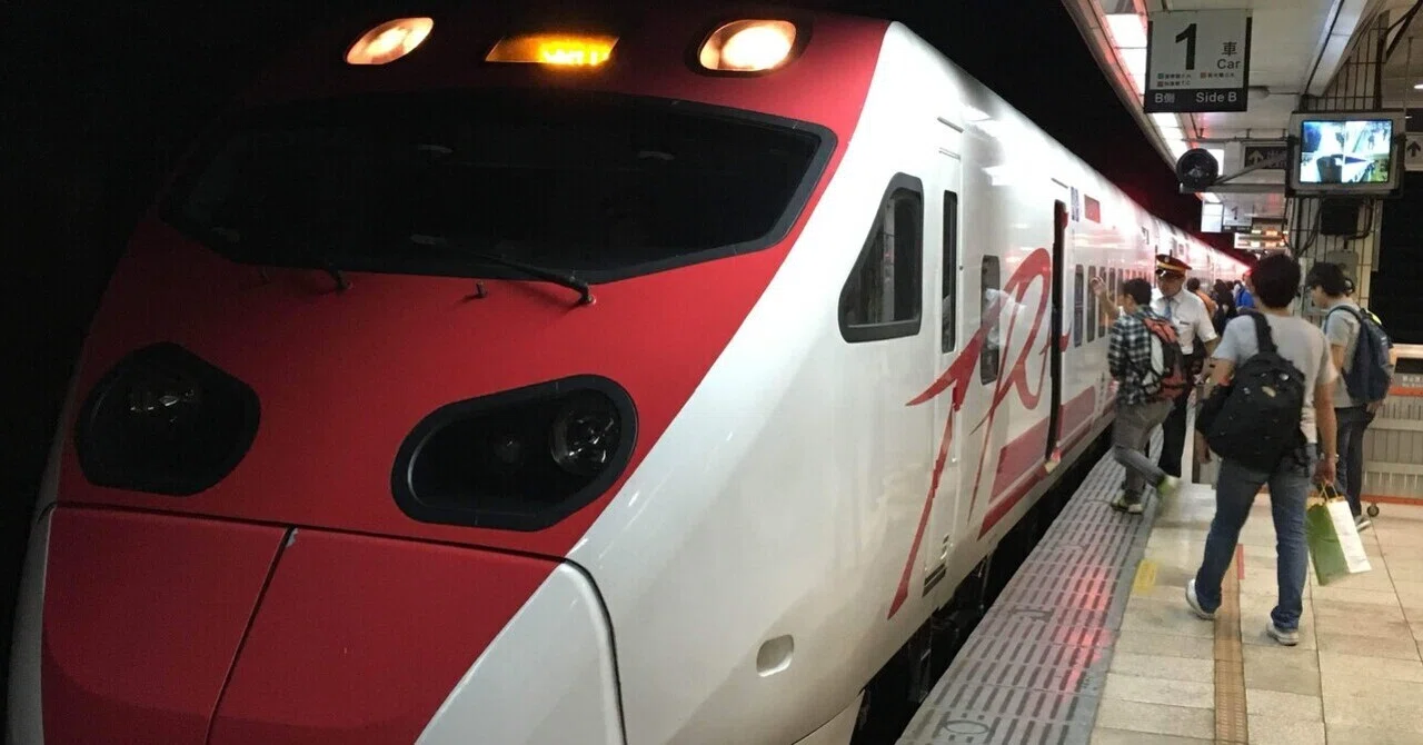 徒然日記20260328【台湾🇹🇼/台湾鉄道】台湾鉄道の特急プユマ号、塗装