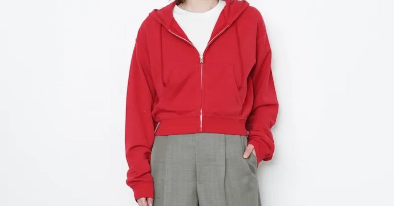 AURALEE】纏うだけで整う、洗練のバランス HIGH TWIST LIGHT SWEAT ZIP