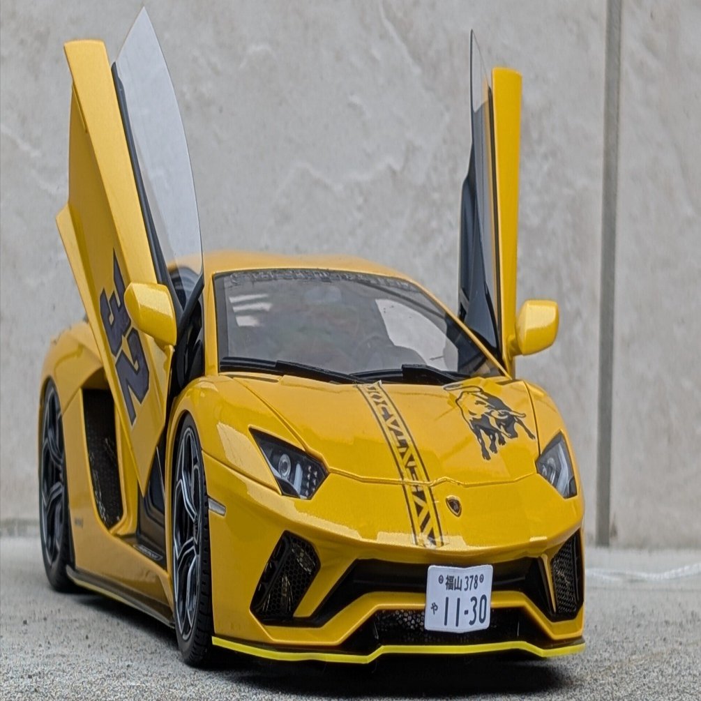 オートアート　ランボルギーニアヴェンタドールs イエロー 再生産】1/18 ランボルギーニ アヴェンタドール SVJ （パール