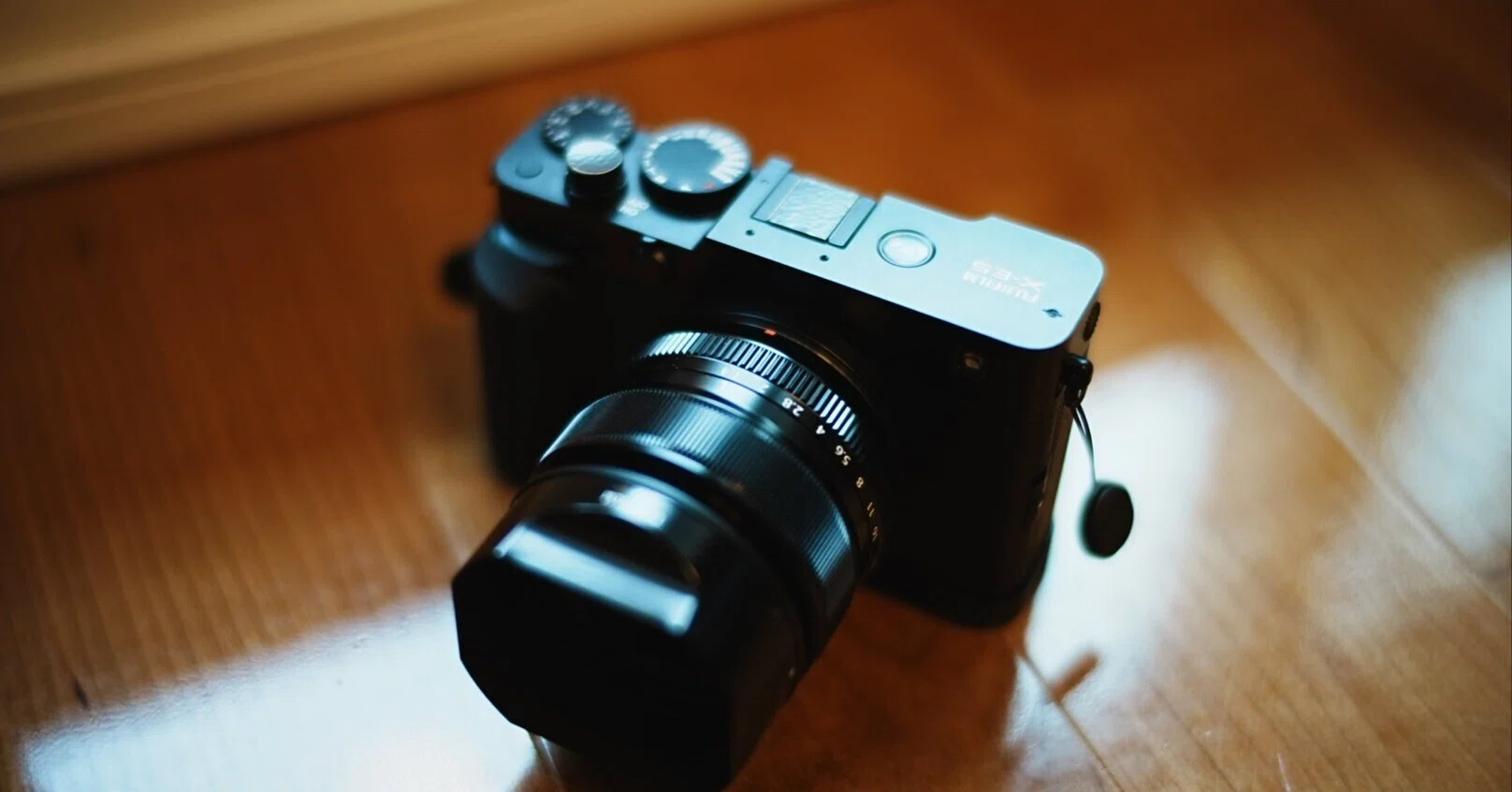 世界が認めた X-E5。アルミ削り出しがもたらす所有の喜び｜TAKU