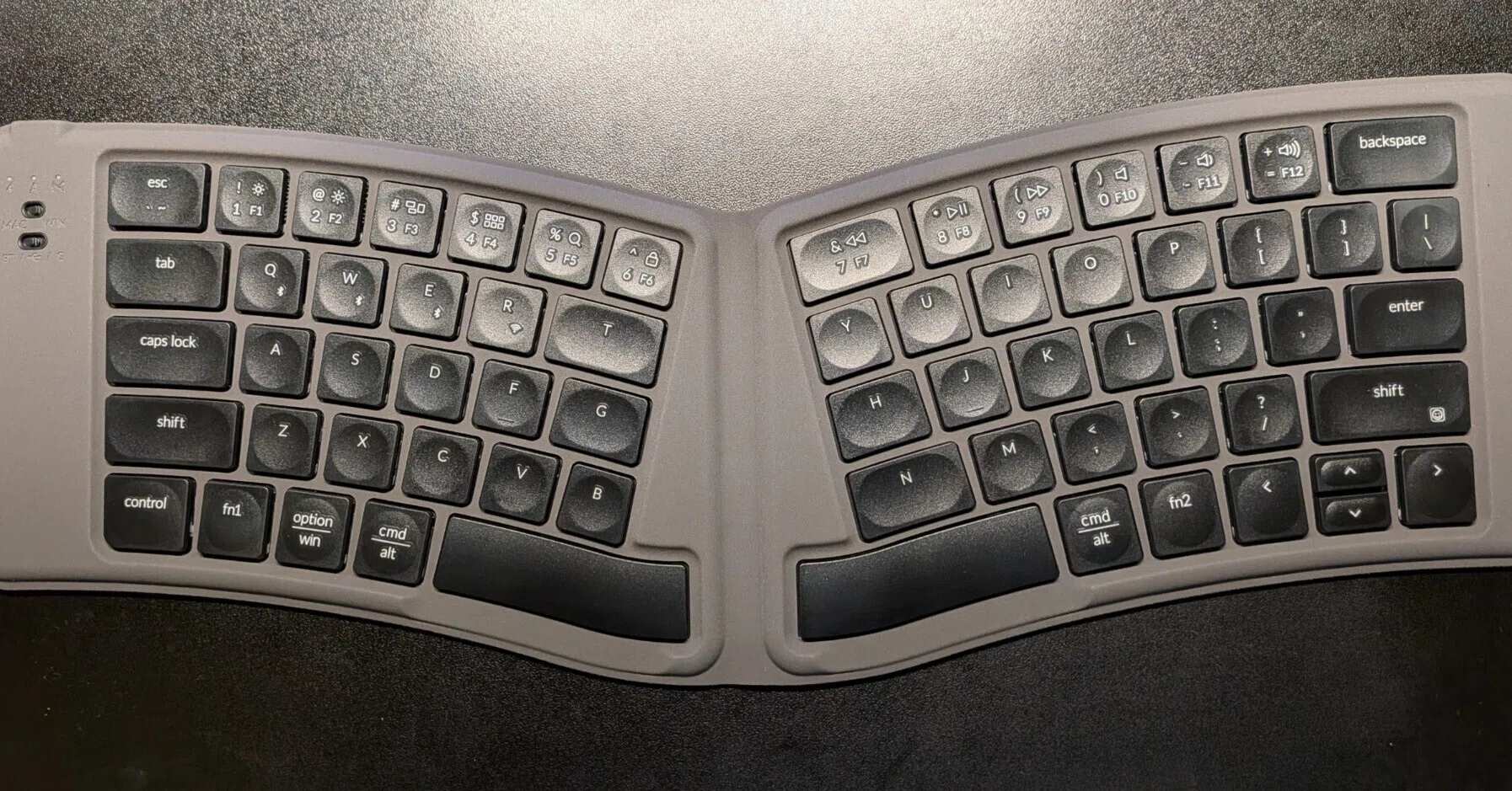 Keychron B11 Pro、意外とフットプリントがデカい｜jhoshina