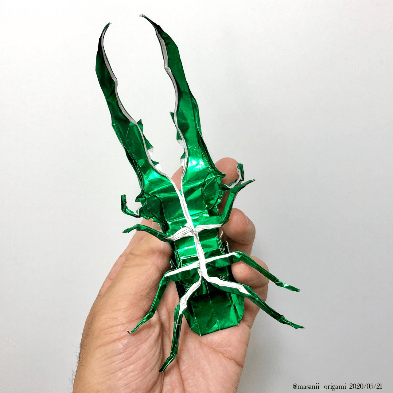 大迫力の昆虫折り紙 メタリフェルホソアカクワガタ グリーンホイル紙 まさにぃ Note