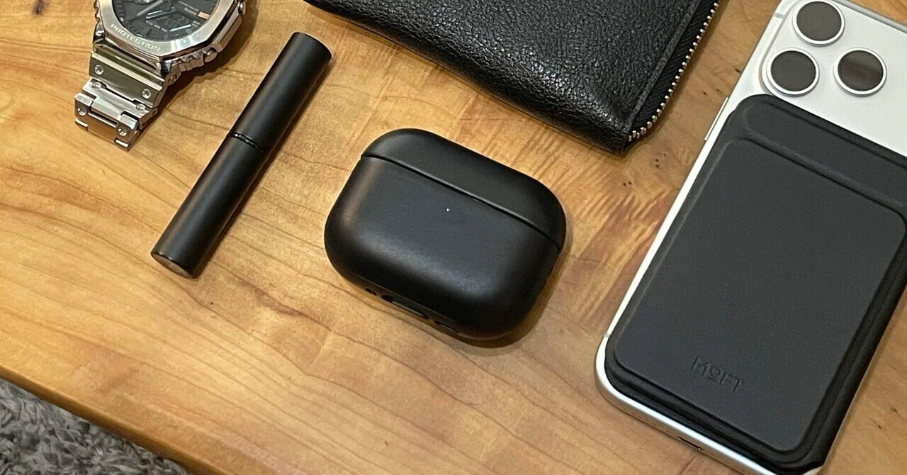 正直レビュー】NOMAD(ノマド ) AirpodsPro3のケースを買ってみた