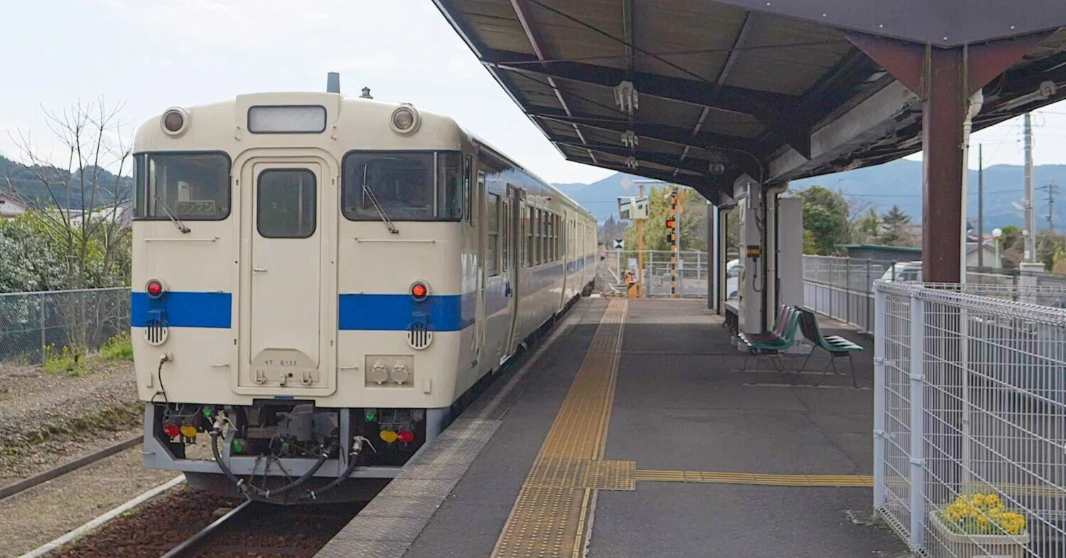賑わいのあとに残る静けさの駅：京町温泉駅｜Hideo Takehara