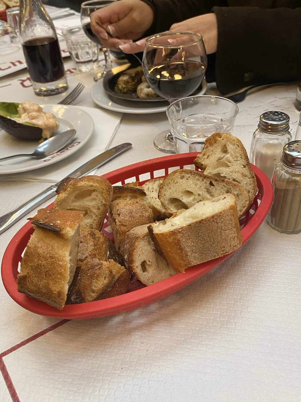 A Visit to Bouillon Chartier After a Long Time｜めいこ＠旅するボタン屋