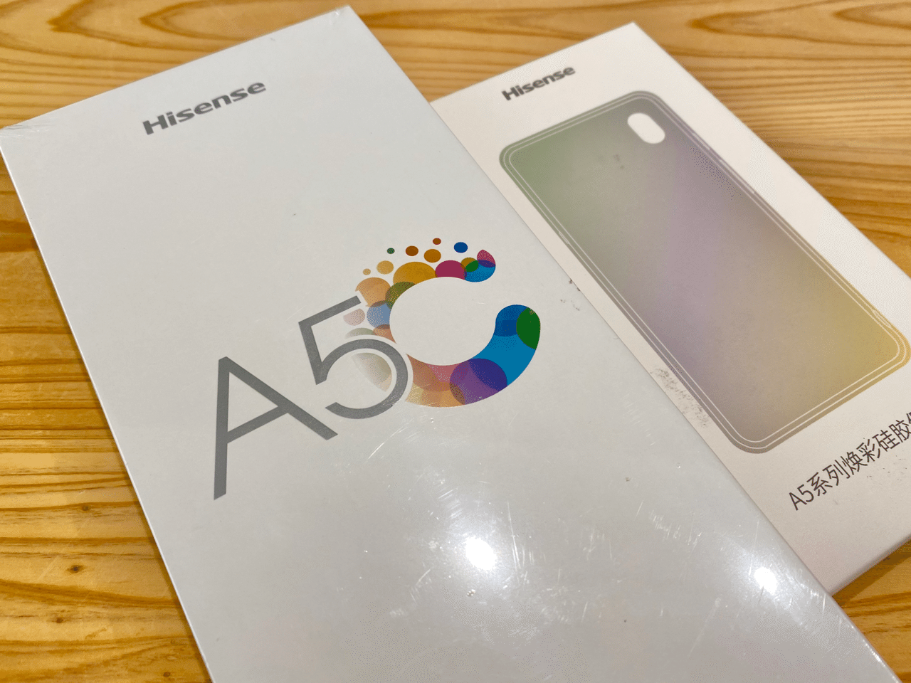 もう出てた！カラー電子ペーパー搭載スマホ Hisense A5C 着弾す