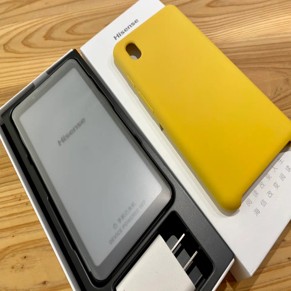 もう出てた！カラー電子ペーパー搭載スマホ Hisense A5C 着弾す
