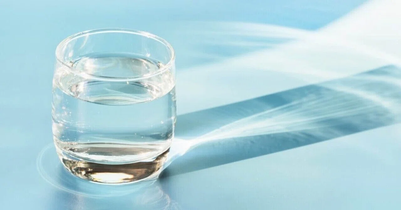 最新｜水を飲むだけで血圧は変わるのか：見落とされている水分不足と高血圧の深い関係