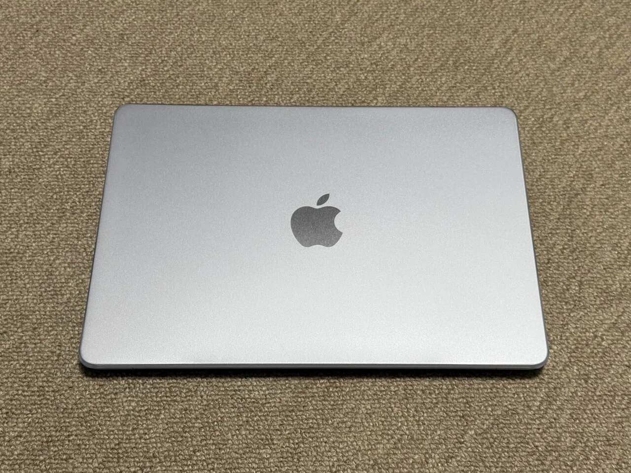新しく、MacBook Airのスカイブルーをお迎えした｜moe | カメラ好き 