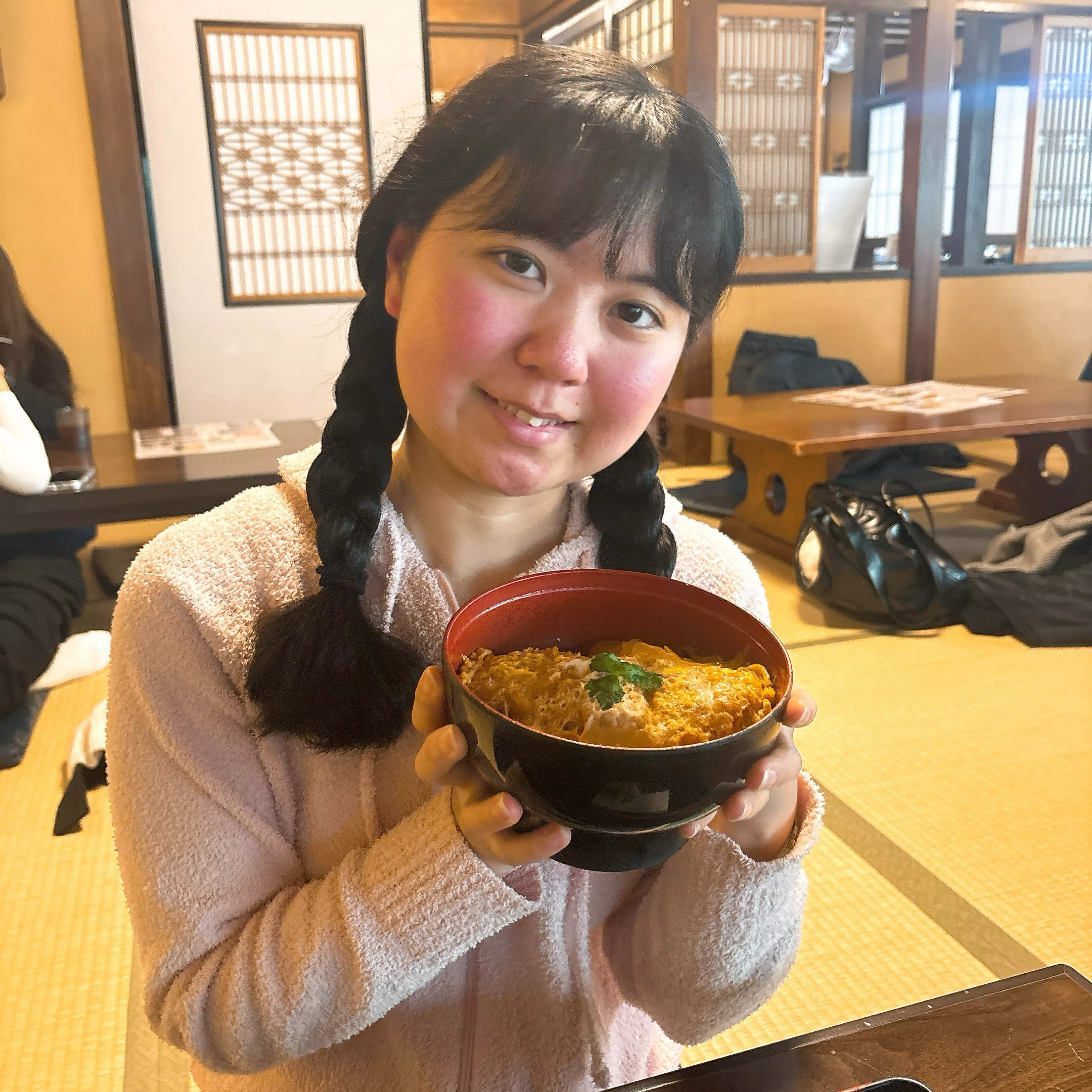choconeco（カツ丼ネキ）