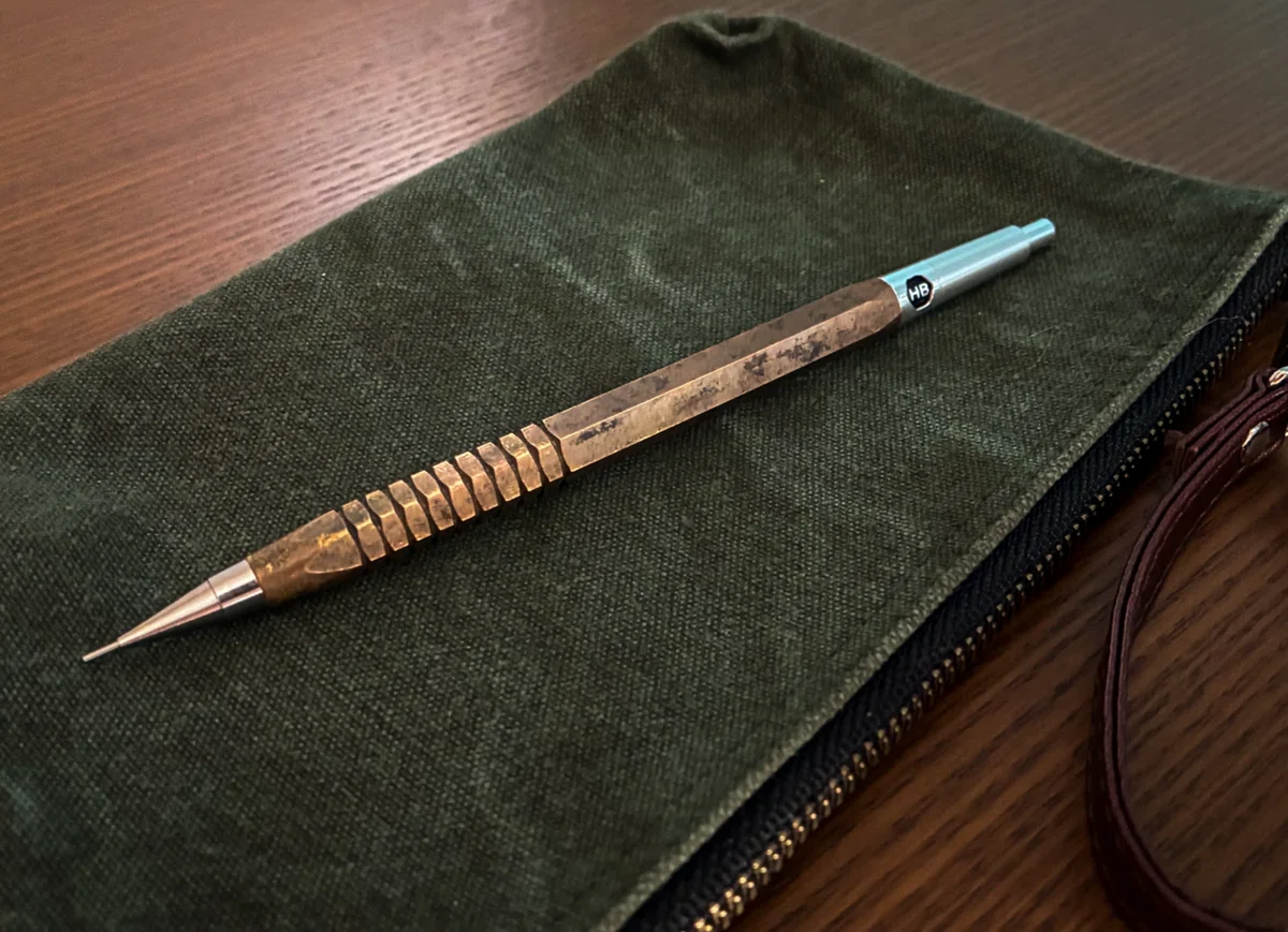 pg5 カスタム 黒檀 ステンレスグリップ 最も愉快なロングセラーペンシル> Pentel PG5｜Ag