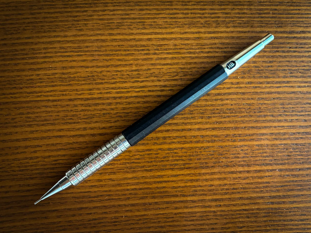 最も愉快なロングセラーペンシル> Pentel PG5｜Ag