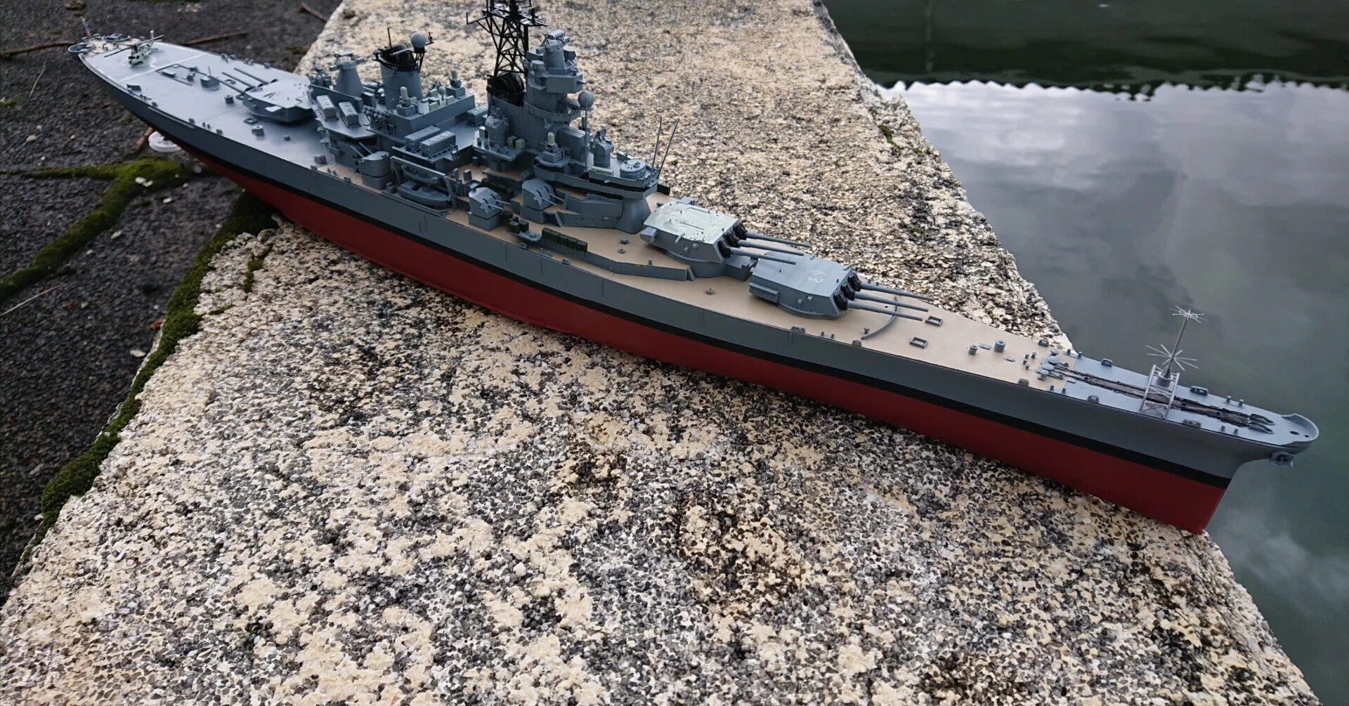 感動】戦艦ミズーリのプラモデルをラジコン化した！｜やくしぃ博物館