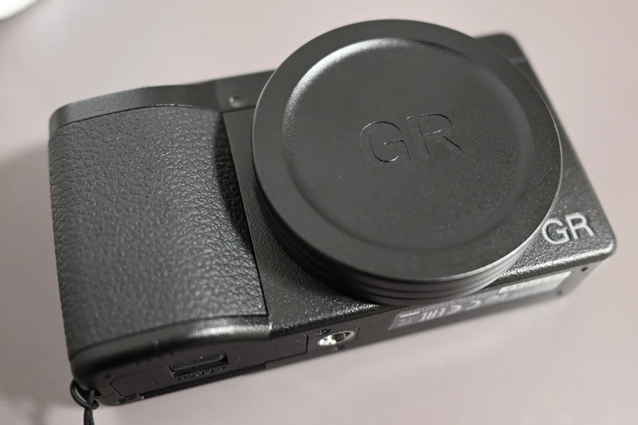 後悔する前に読んで】RICOH GR IIIのデメリット8選。私が一度手放した