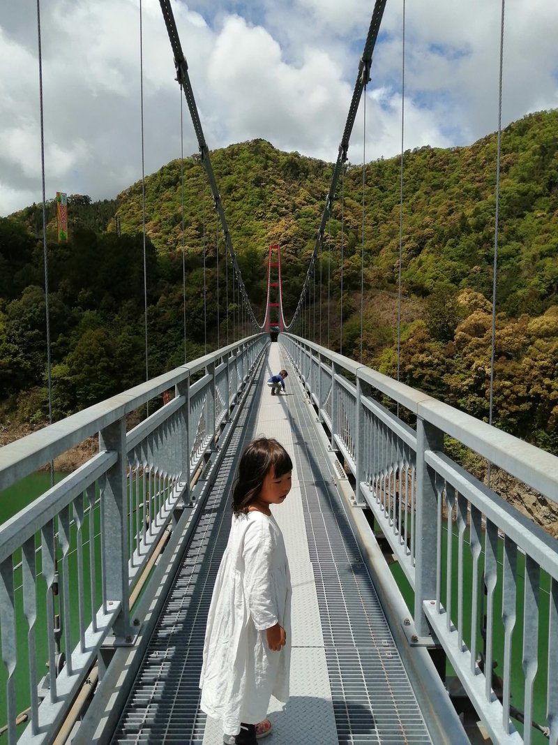 楽しいスポット 和歌山県日高川町 日本一のやまびこを楽しもう ゴロゴロ Note 楽しいスポット 和歌山県日高川町 日本一のやまびこを楽しもう ゴロゴロ Note