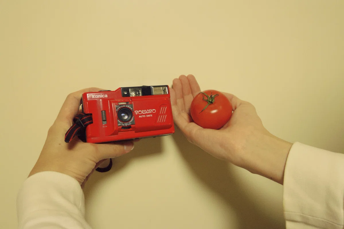 ポップでキュートなカメラ「TOMATO🍅」｜かまた