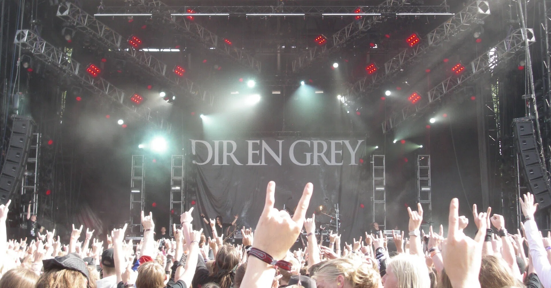 DIR EN GREYがBURRN!の表紙に登場｜増田勇一