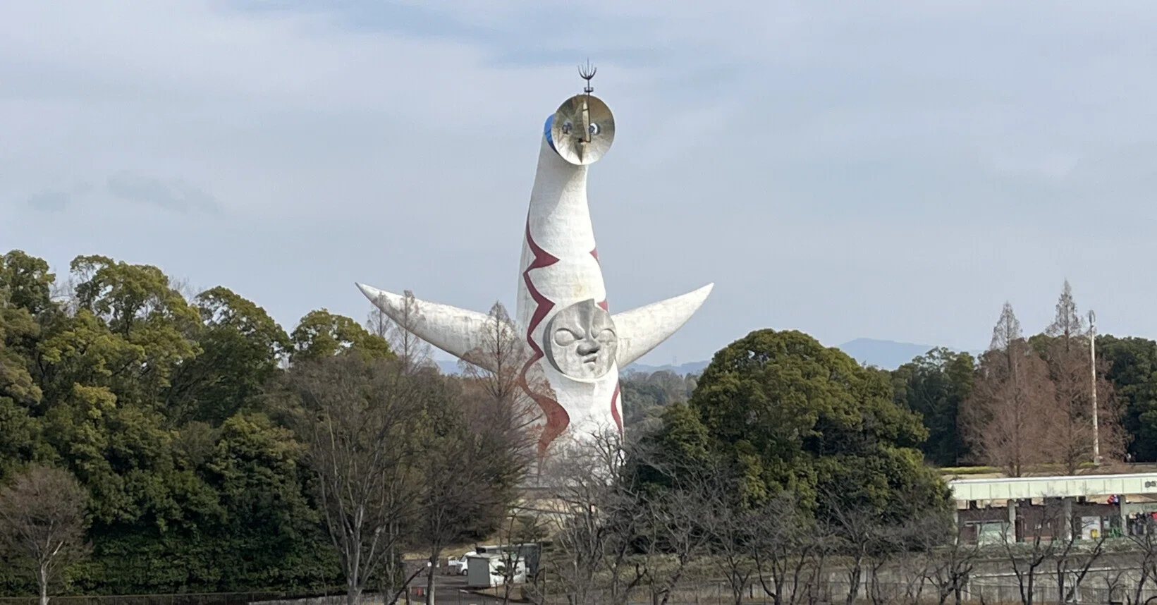 縄文×太陽の塔』 岡本太郎が呼び覚ました「巨大な土偶」｜のんてり