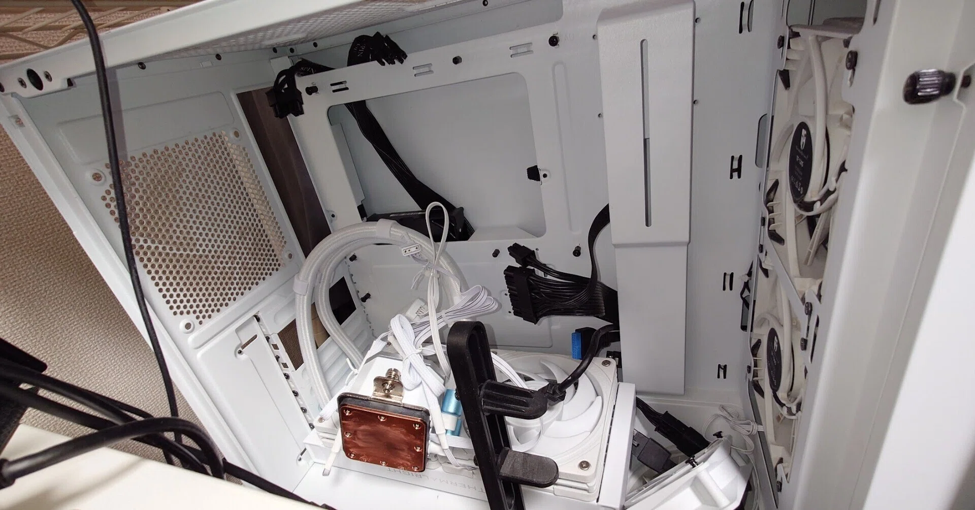 KASRoskのマザーボードに9800X3Dを破壊された話｜Noah2061