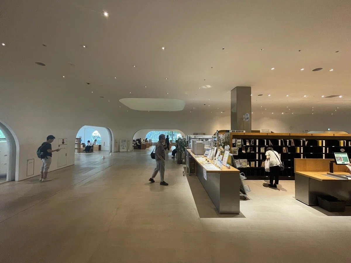 【建築巡り】分ける事で繋がる空間_学会賞作品_武蔵野プレイス(kwhg アーキテクツ)|ぬるま湯設計者