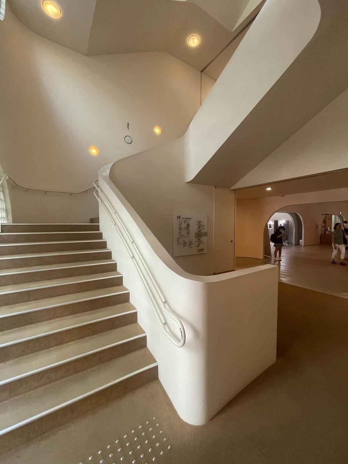 【建築巡り】分ける事で繋がる空間_学会賞作品_武蔵野プレイス(kwhg アーキテクツ)|ぬるま湯設計者