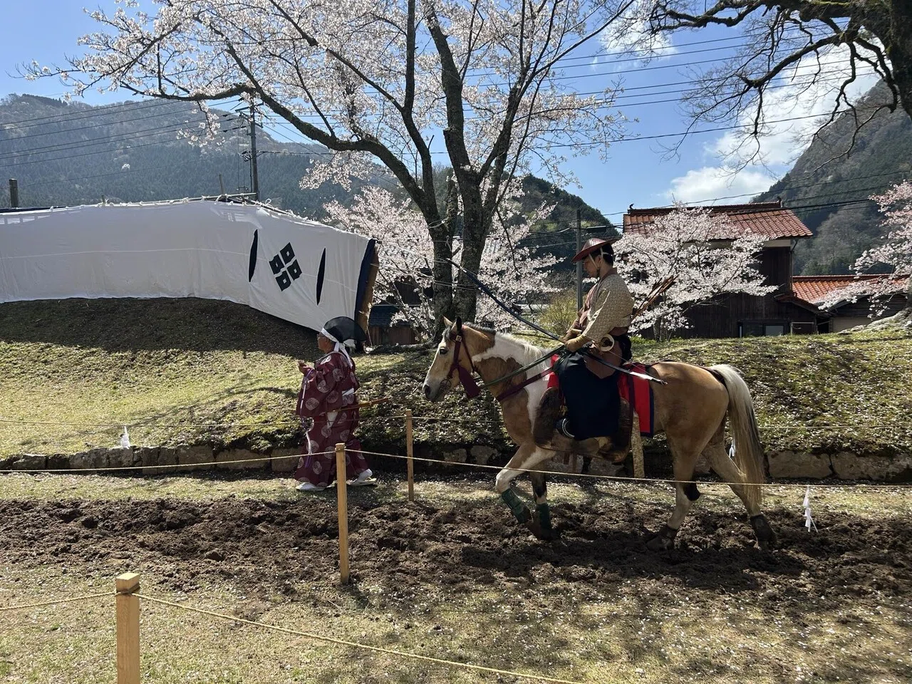 津和野鷲原八幡宮の流鏑馬神事を見学｜星への旅人