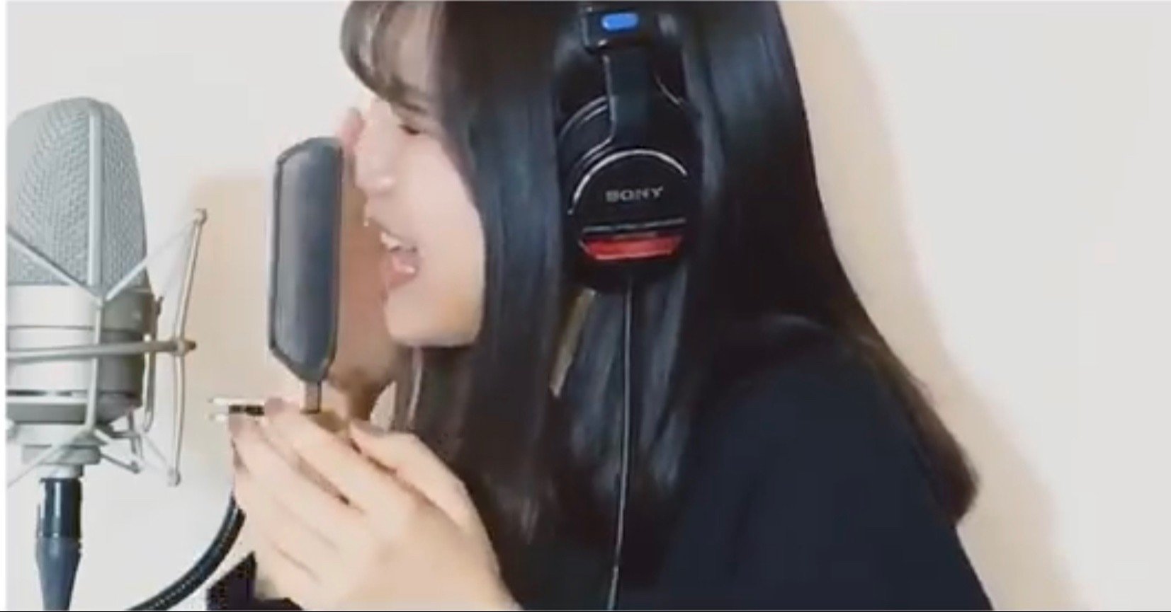 Yoasobiのikura 幾田りら が歌う一発撮りの 夜に駆ける は タナトスの誘惑 を読んでから聴いてほしい Ayum Note