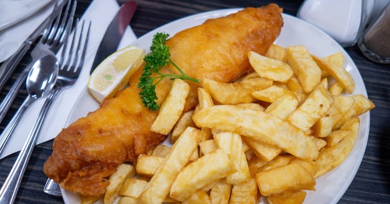 中東の戦火が「フィッシュ&チップス」を奪う イギリス国民食を直撃した燃料高騰の連鎖