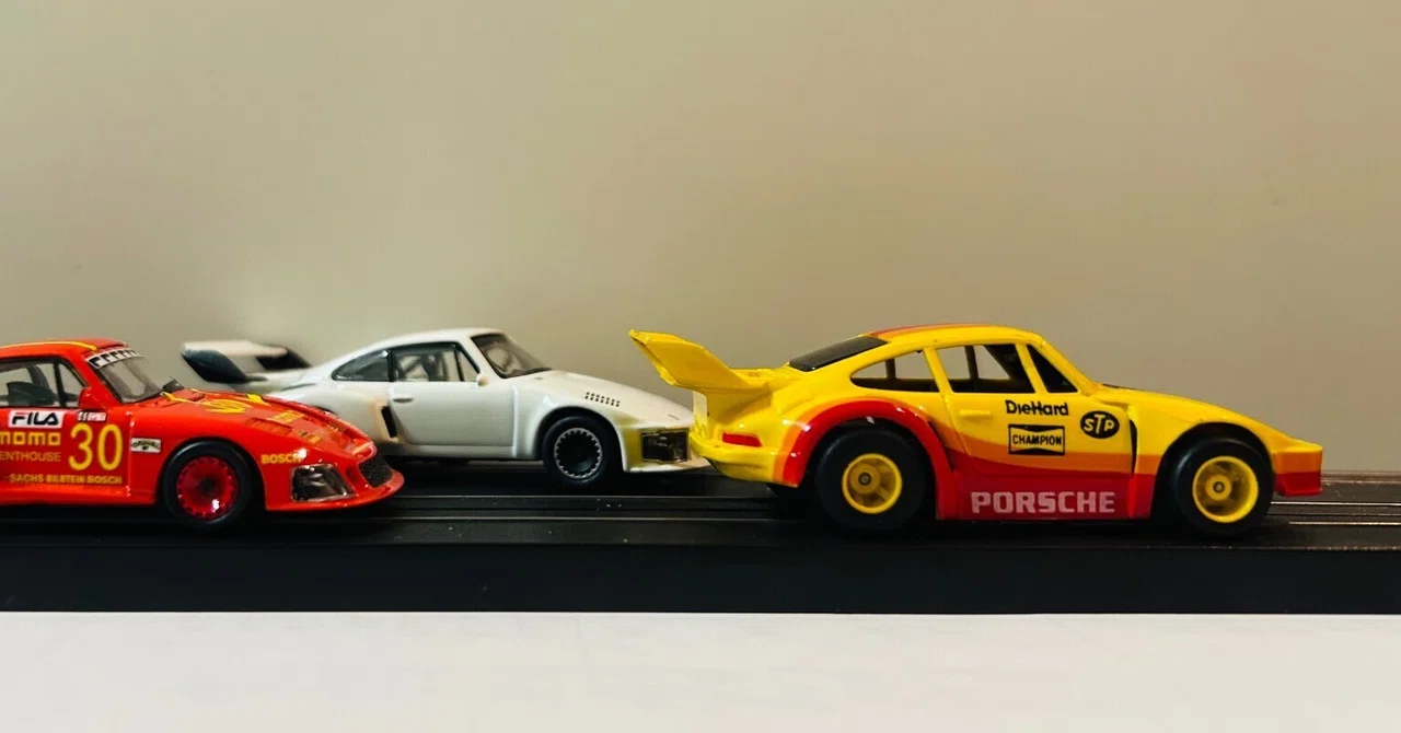 スロットカーレビュー] TYCO/Epoch Porsche 935/76 Magnum440-X2｜め