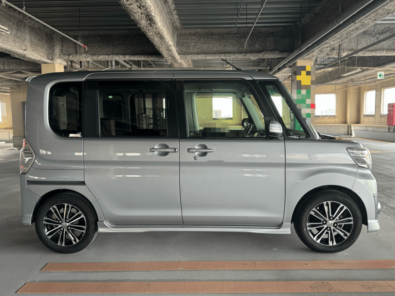 ダイハツ タント　 カスタムX LA610S タント（ダイハツ）の価格・スペック情報{平成27年5