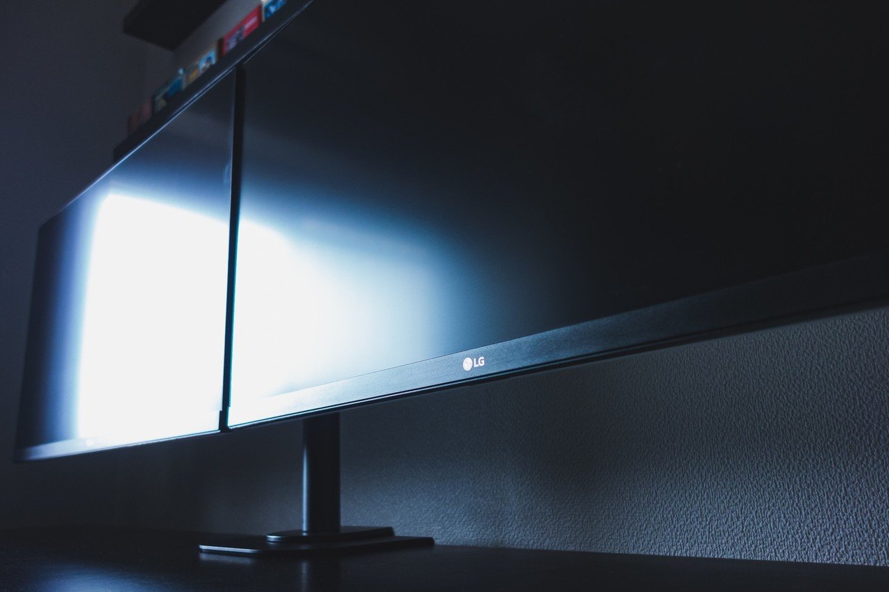 良品　LG モニター ディスプレイ+オマケも付けてます 良品 LG モニター ディスプレイ+オマケも付けてます