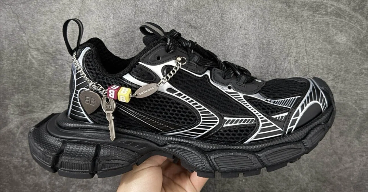 バレンシアガ 3XL スニーカー（チャーム付き）734734W3XCN1000｜Fog Kicks