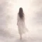 七霧|霧の中を歩く人