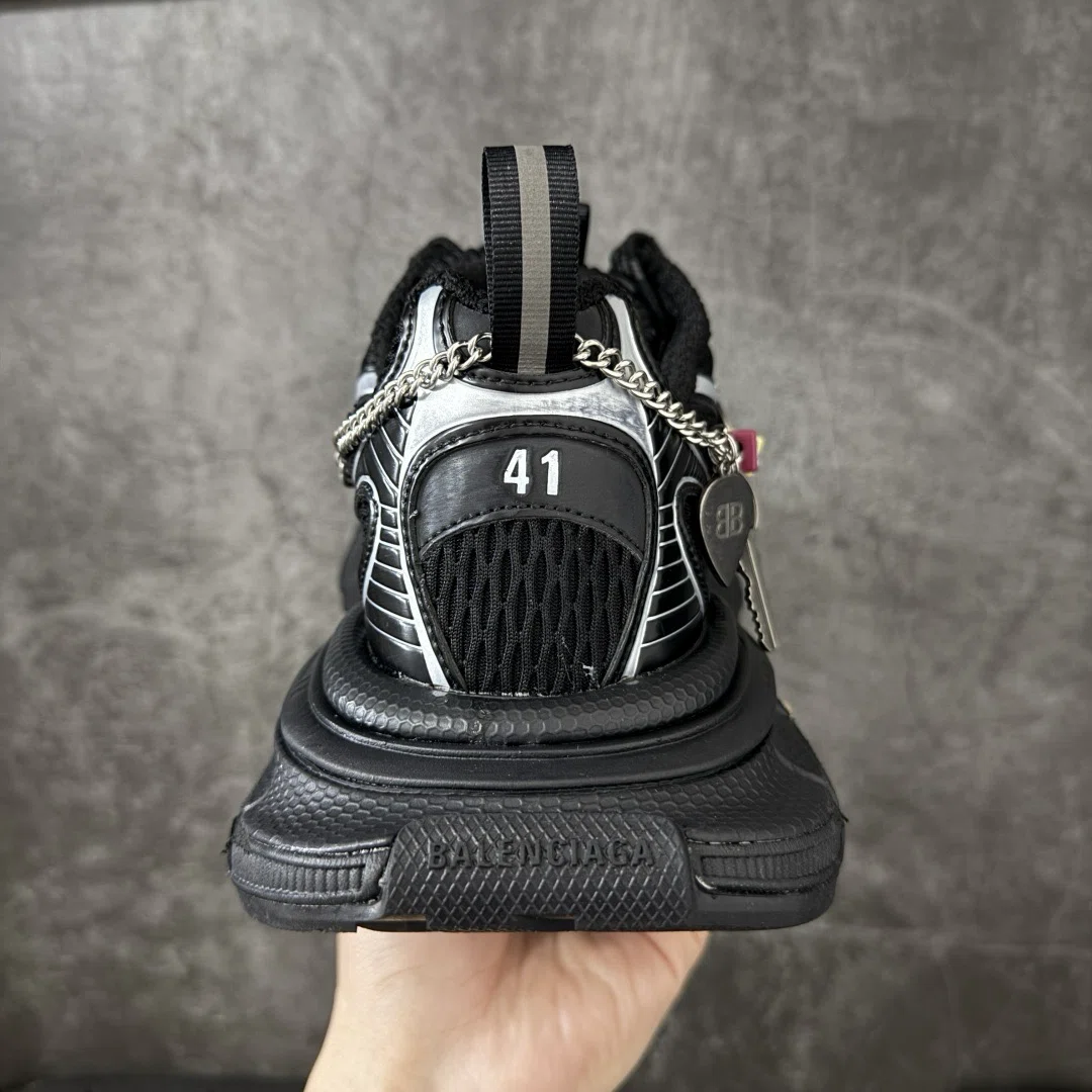 バレンシアガ バレンシアガ 3XL スニーカー（チャーム付き）734734W3XCN1000｜Fog Kicks
