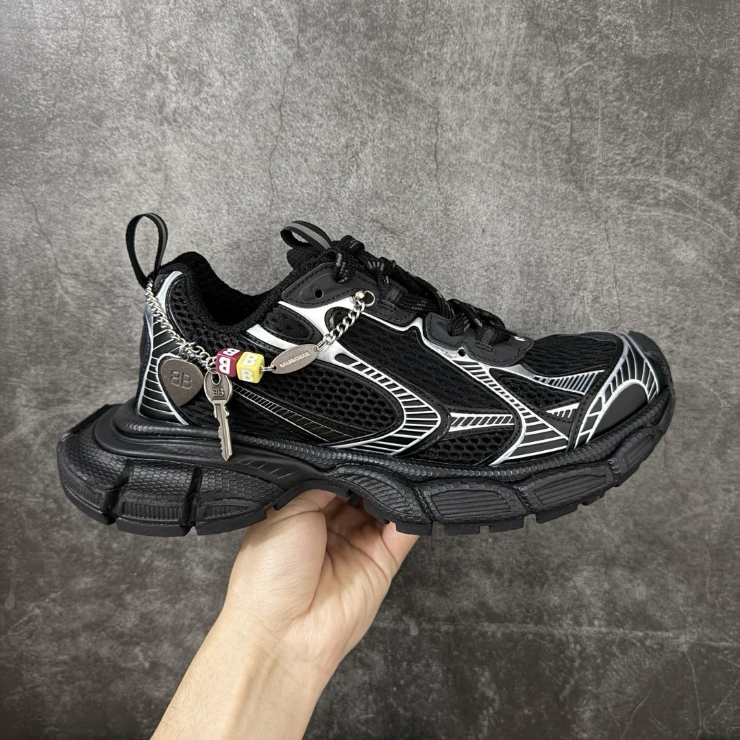 バレンシアガ スニーカー バレンシアガ 3XL スニーカー（チャーム付き）734734W3XCN1000｜Fog Kicks