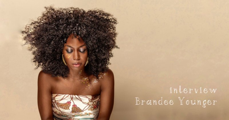 interview Brandee Younger:ハープの新たな奏法や作曲、プロダクションの実験によるエモーションな表現(13,000字)