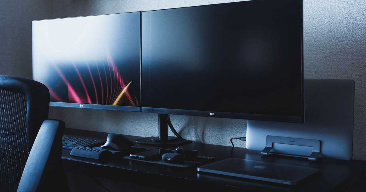 SF映画のようなデスク環境を実現！ SF映画のようなデスク環境を実現！ SF映画のようなデスク環境