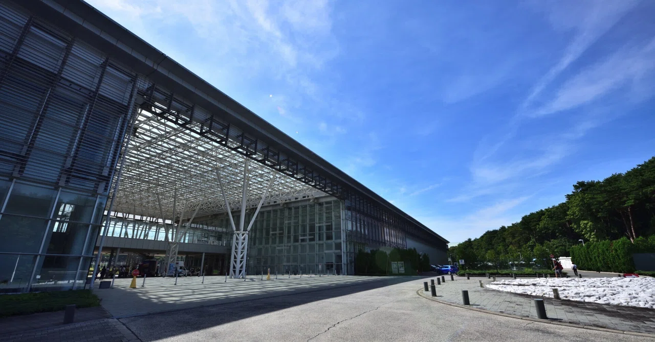 青森県立三沢航空科学館 その1｜光と風のアルバム