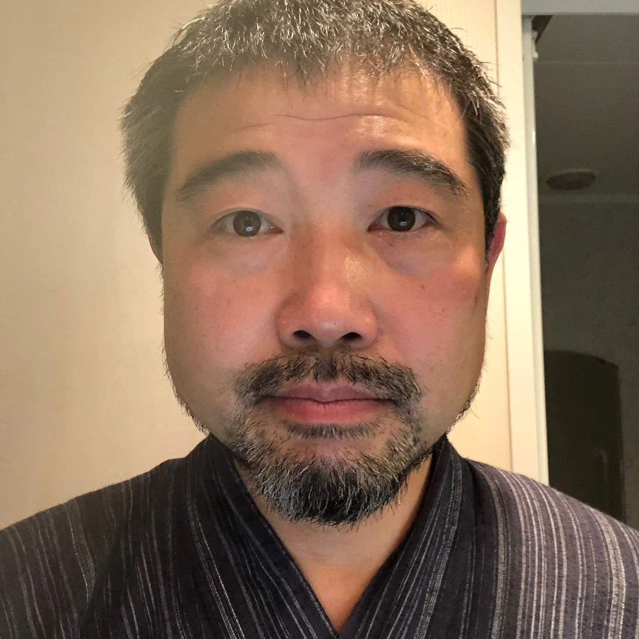 ふと思い立って 伸ばし始めた髭を 光本弥観 Note ふと思い立って 伸ばし始めた髭を 光本弥観 Note