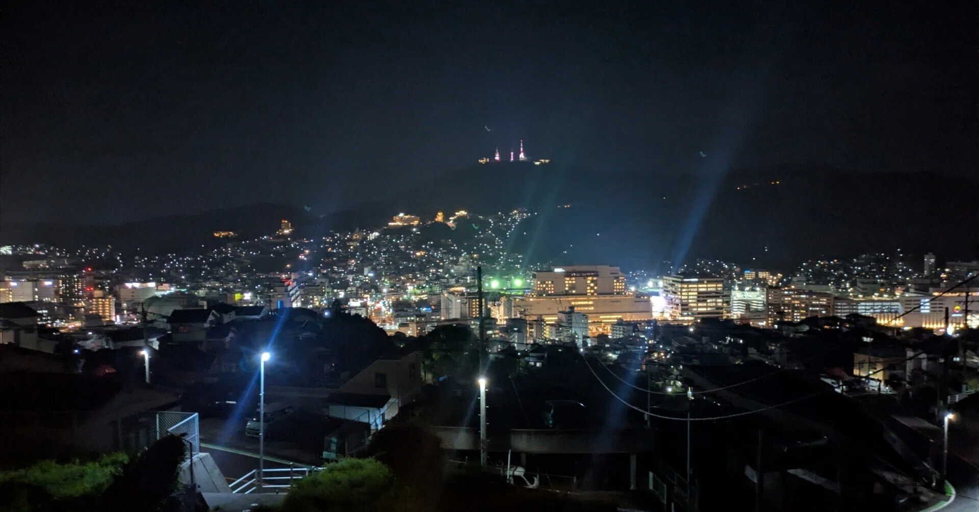美しい夜景をいかした最高のサウナ「長崎サウナかめやま」｜小笠原