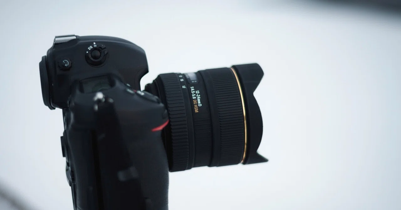 SIGMA 12-24mm F4.5-5.6 EX DG HSM｜硝子窓