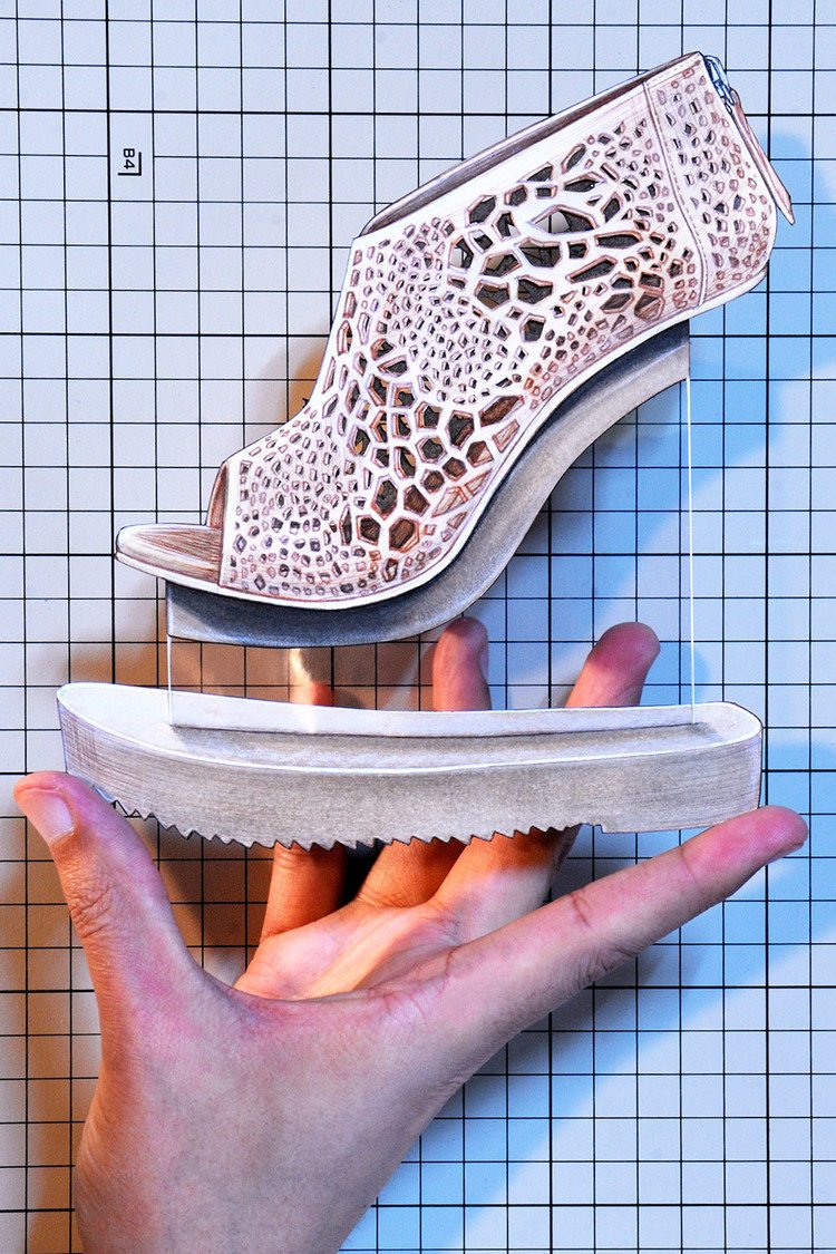 Shoes：00478 “Iris van Herpen x FINSK” laser-cut leather Bootie（FW2016）