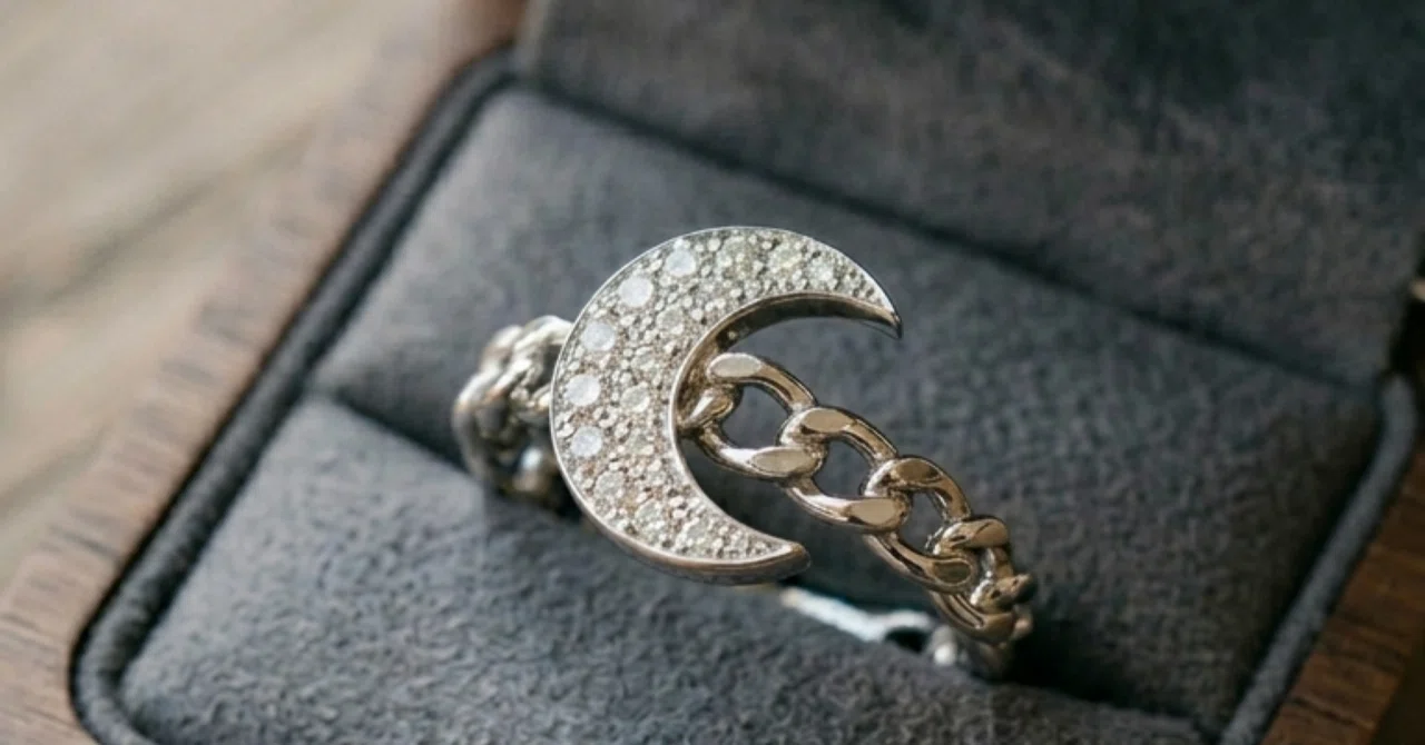 Crescent Moon Ring｜STELLA