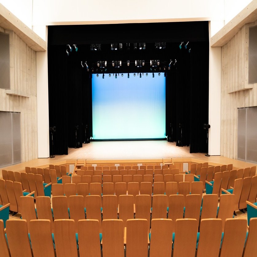 50歳をすぎても現場に通い続ける」アーリーリタイアしてアイドルオタクへ 5/26｜久保内信行