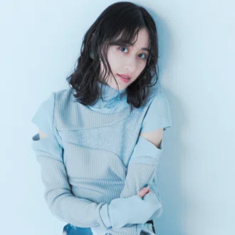 加納エミリ
