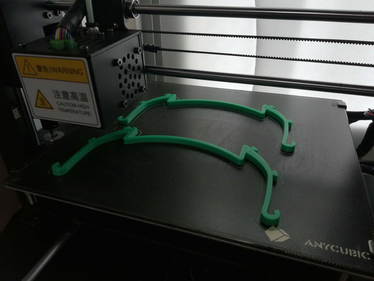 チームカラーに合わせたフェイスシールドを届ける活動 だんちょ コロナ禍にjリーグができる社会支援を考えるサポーター Note