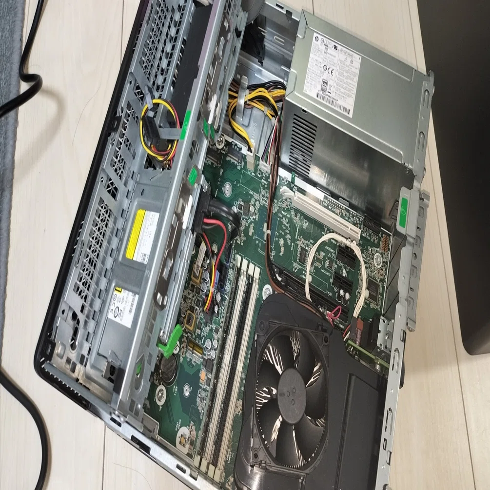 散々擦られ続けてきたネタ：メーカー製PCを改造するヤツ（HP EliteDesk