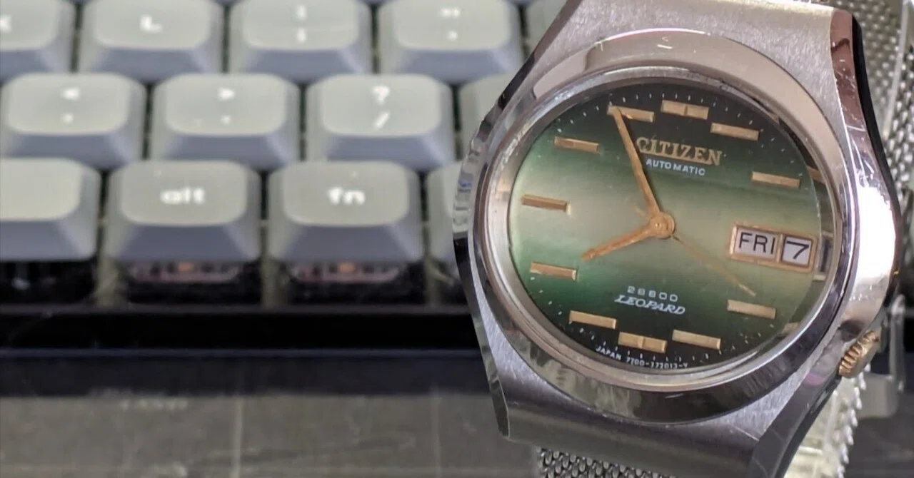 No.444 | Citizen | 4-770803TA | A watch with a crystal that is